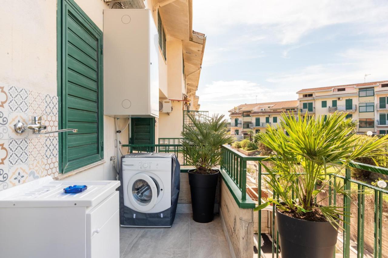 La Casa Di Tobia & Little Paradise Beach Apartments Giardini Naxos Dış mekan fotoğraf